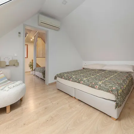 Garden Living Apartman