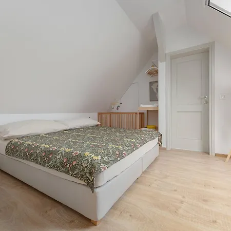 Garden Living Apartman *