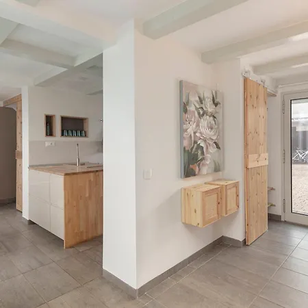 Garden Living Apartman *