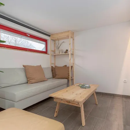 Garden Living Apartman